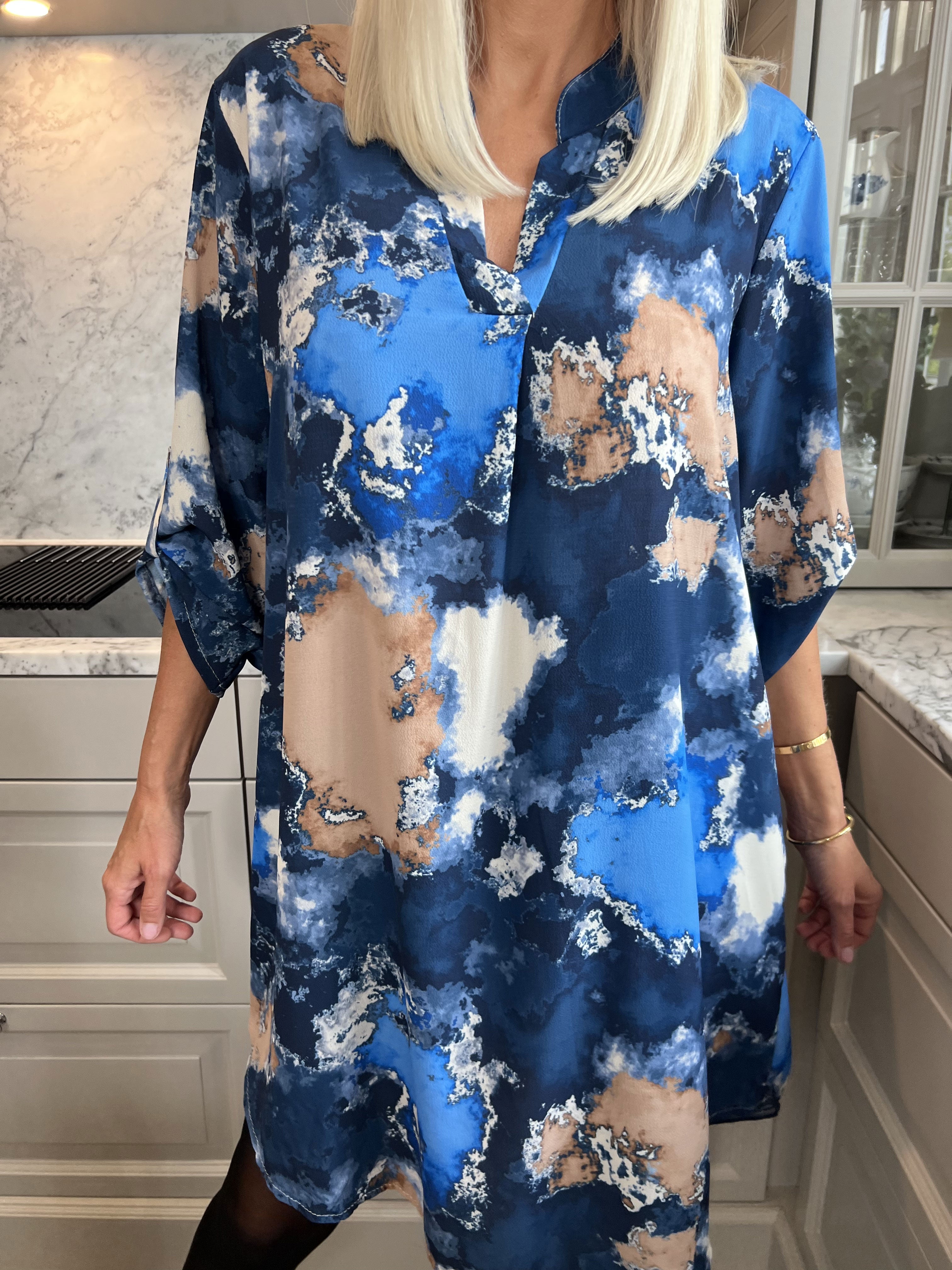 Vanesa Dress Batik - Lätt och luftig klänning i batikmönster